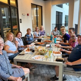 The Pointe at Lakewood Ranch residents eating together